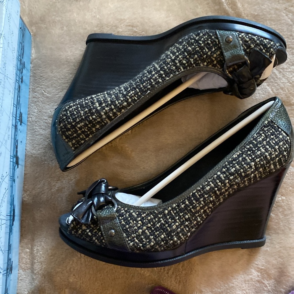 Sperry  silver slide black boucle size 8.5